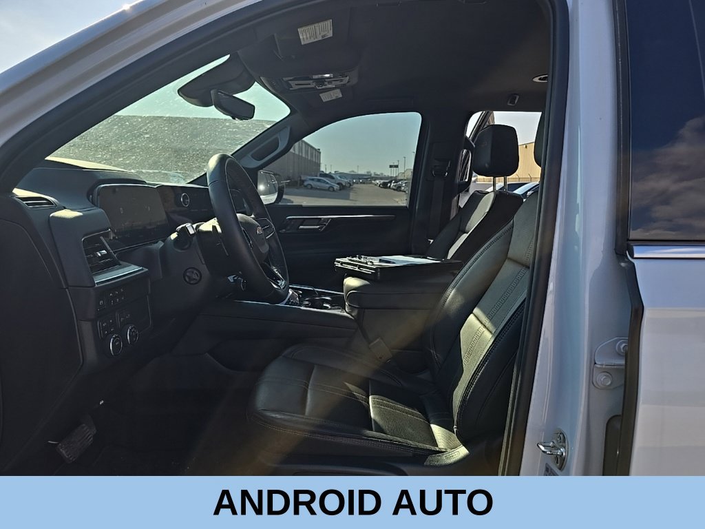 Used 2026 Chevrolet Tahoe High Country AWD/4WD image 14