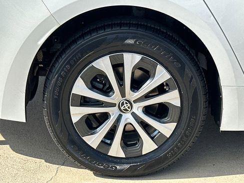 Used 2021 Toyota Corolla LE FWD image 7