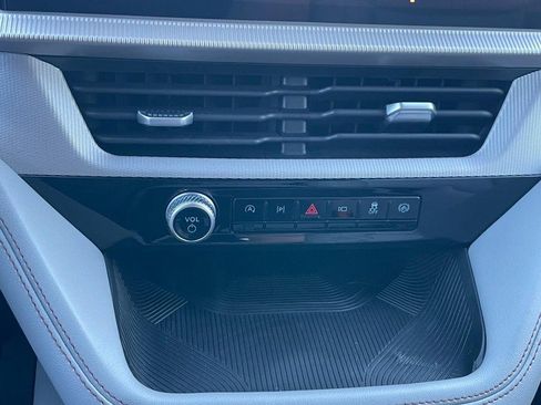 Used 2025 Ford Explorer Active w/ Active Comfort Package image 42