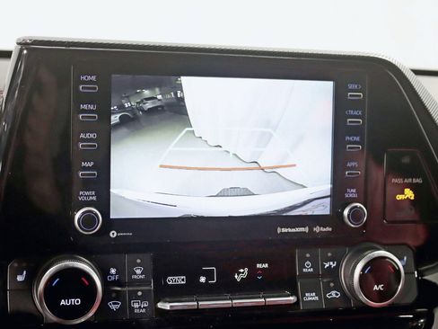 Used 2021 Toyota Highlander XSE image 22