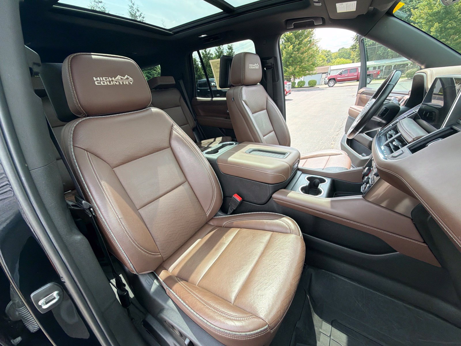 Used 2022 Chevrolet Tahoe High Country w/ Premium Package AWD/4WD image 30