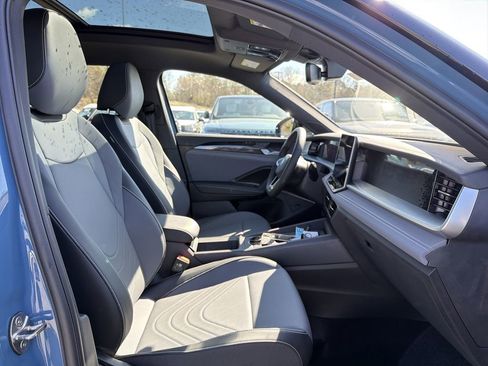 New 2026 Volkswagen Tiguan SE R-Line FWD image 20