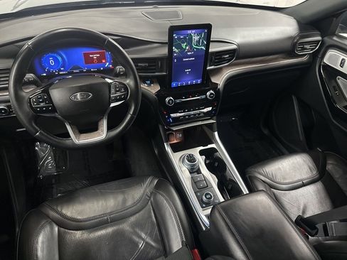 Used 2022 Ford Explorer Platinum w/ Equipment Group 601A image 12