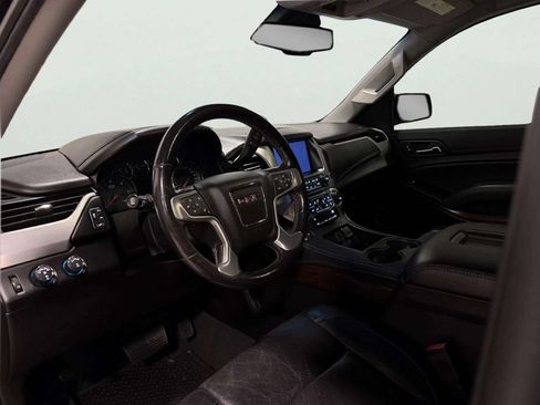 Used 2019 GMC Yukon SLT AWD/4WD image 14