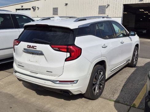 Used 2018 GMC Terrain Denali w/ Advanced Safety Package AWD/4WD image 3