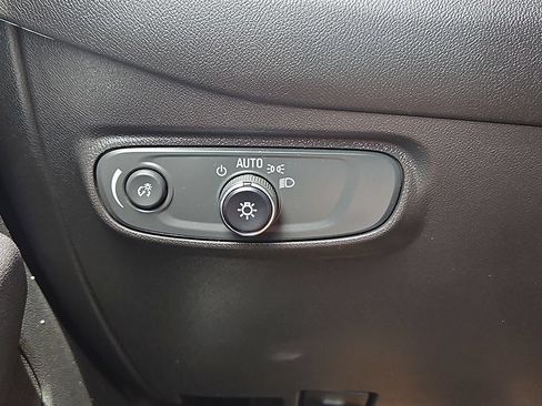 Used 2023 Chevrolet Equinox LT FWD image 19