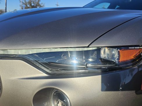 Used 2021 Maserati Levante GranLusso image 11