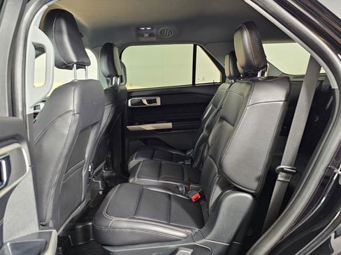 Used 2021 Ford Explorer XLT w/ Equipment Group 202A image 19