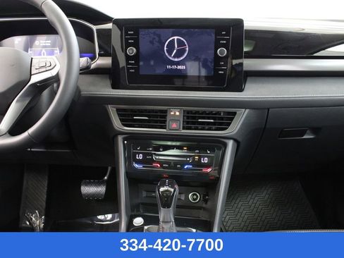 New 2026 Volkswagen Taos SE image 19