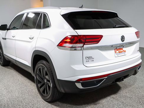 Used 2022 Volkswagen Atlas Cross Sport SE w/ Black Wheel Package AWD/4WD image 9