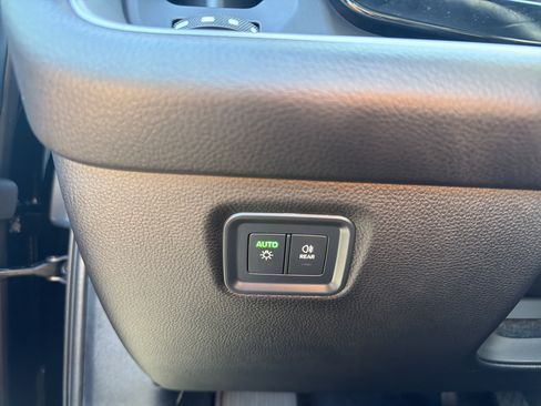Used 2024 Porsche Cayenne AWD/4WD image 14
