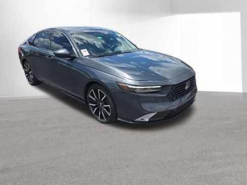 Used 2023 Honda Accord Touring image 2