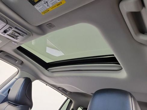 Used 2024 Toyota Highlander XLE image 22