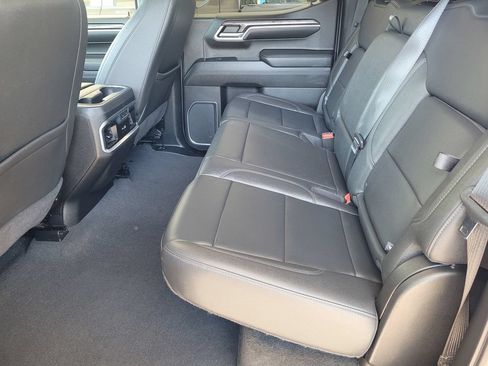 Used 2022 Chevrolet Silverado 1500 LTZ w/ LTZ Premium Package AWD/4WD image 8