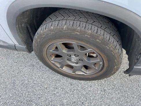 Certified 2025 Honda Pilot TrailSport image 11