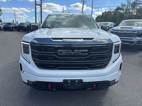 Used 2023 GMC Sierra 1500 AT4 w/ AT4 Premium Package AWD/4WD image 8