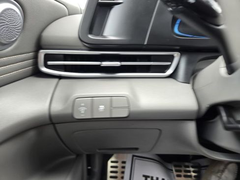 Used 2025 Hyundai Elantra Sport FWD image 22