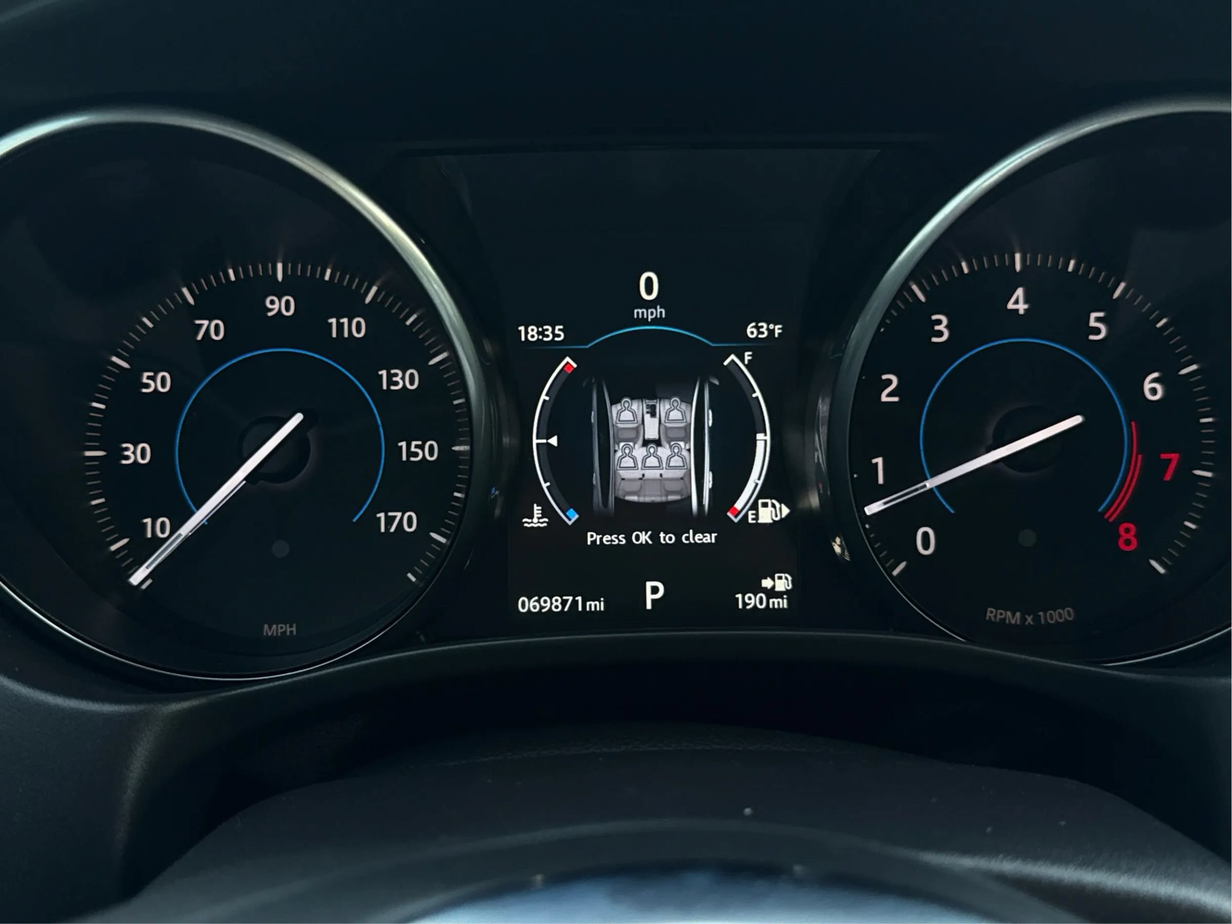 Used 2017 Jaguar XE Premium RWD image 14