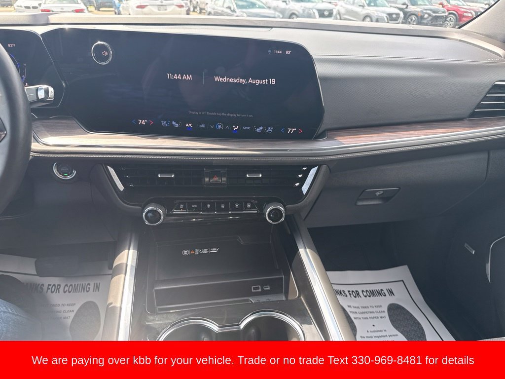 Used 2025 Chevrolet Tahoe Premier AWD/4WD image 33