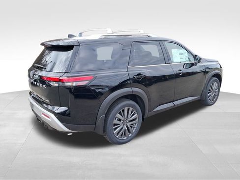 New 2025 Nissan Pathfinder SL w/ SL Premium Package image 5