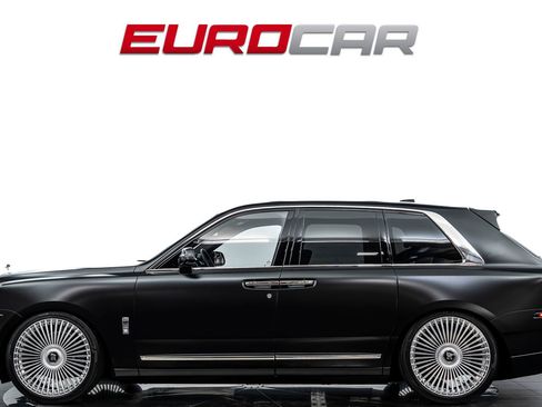 Used 2023 Rolls-Royce Cullinan AWD/4WD image 2