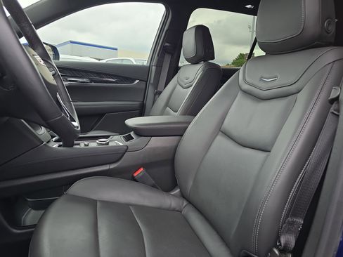 Certified 2025 Cadillac XT6 Premium Luxury image 18