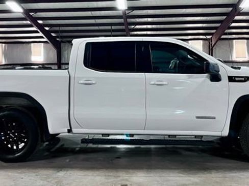 Used 2024 GMC Sierra 1500 Elevation image 2