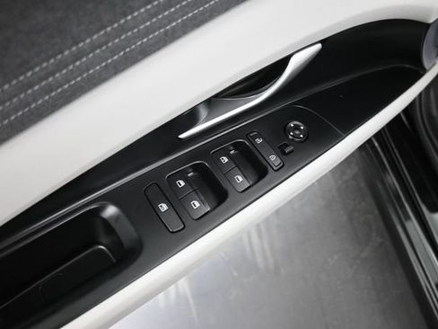 Used 2024 Hyundai Elantra Limited FWD image 27