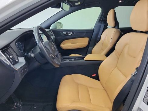 Used 2018 Volvo XC60 T6 Momentum w/ Convenience Package AWD/4WD image 21