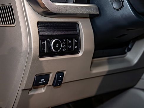 Used 2026 Ford F450 Platinum w/ Platinum Plus Package image 17