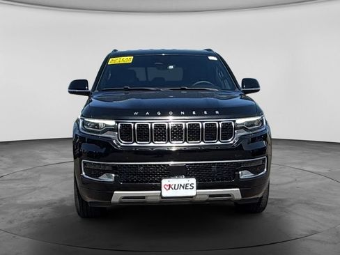 Used 2024 Jeep Wagoneer L Series II w/ Flexible Seating Group AWD/4WD image 2