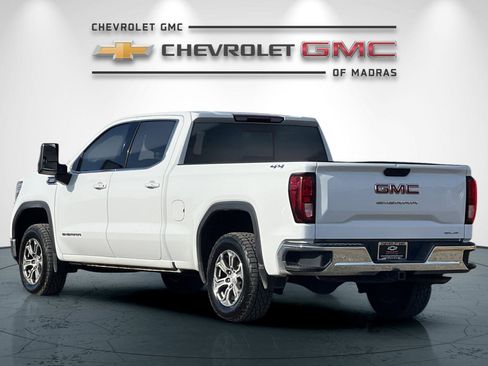 Used 2020 GMC Sierra 1500 SLE w/ SLE Value Package image 5