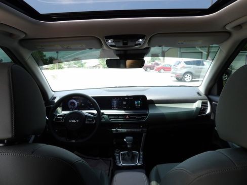 Used 2024 Kia Seltos SX w/ SX Sunroof Package AWD/4WD image 25