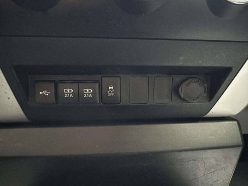 Used 2020 Toyota Tundra SR5 AWD/4WD image 32