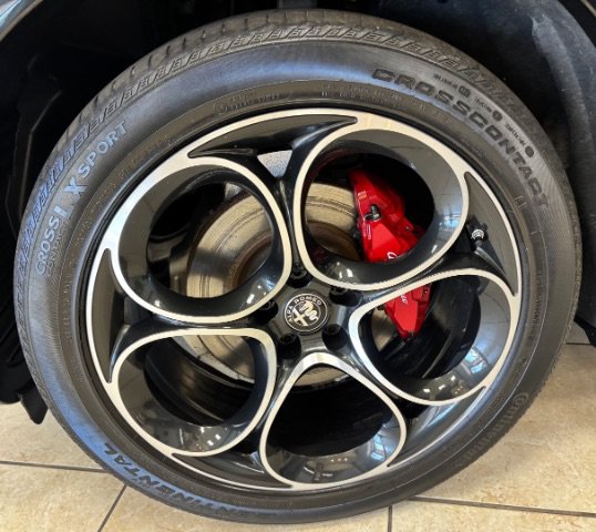 Used 2023 Alfa Romeo Stelvio Veloce AWD/4WD image 25