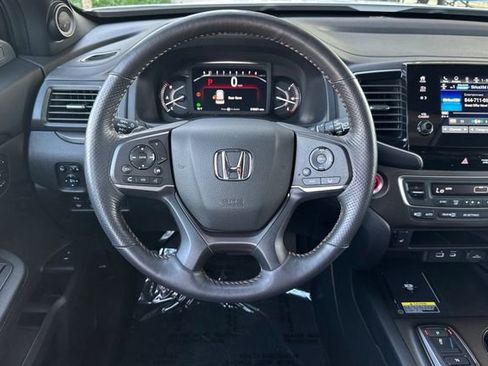 Certified 2025 Honda Passport TrailSport image 18