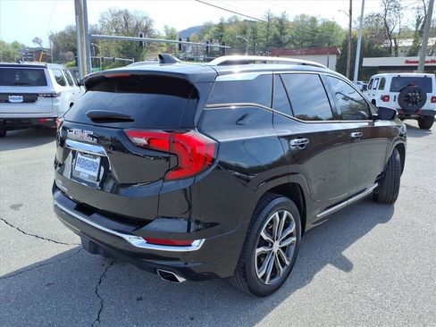 Used 2020 GMC Terrain Denali w/ Denali Premium Package FWD image 4