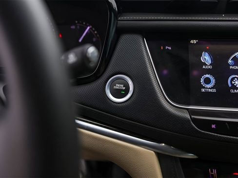 Used 2017 Cadillac XT5 FWD image 18