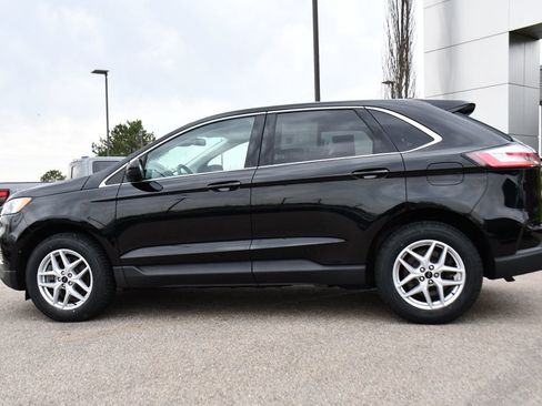 Used 2024 Ford Edge SEL w/ Convenience Package image 3
