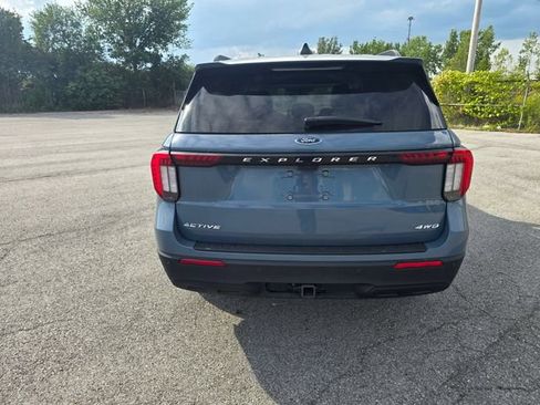 Used 2025 Ford Explorer Active AWD/4WD image 5