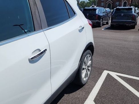 Used 2017 Buick Encore Preferred FWD image 5