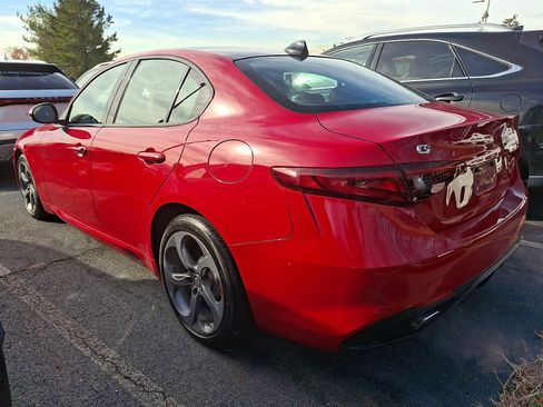 Used 2018 Alfa Romeo Giulia AWD image 5