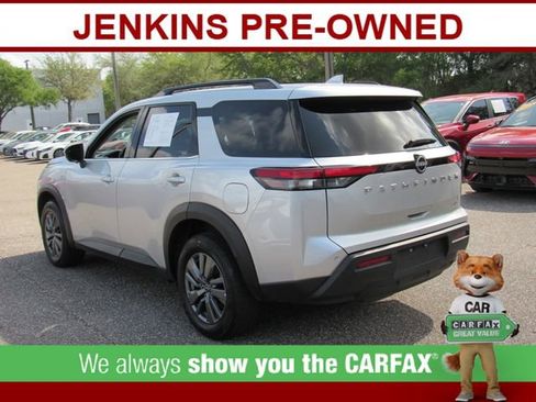 Certified 2024 Nissan Pathfinder SV FWD image 6
