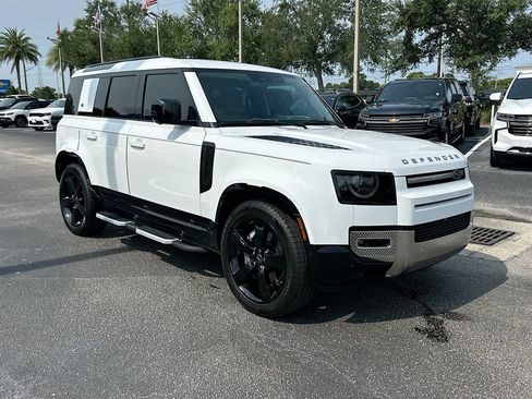 Used 2023 Land Rover Defender 110 SE AWD/4WD image 3