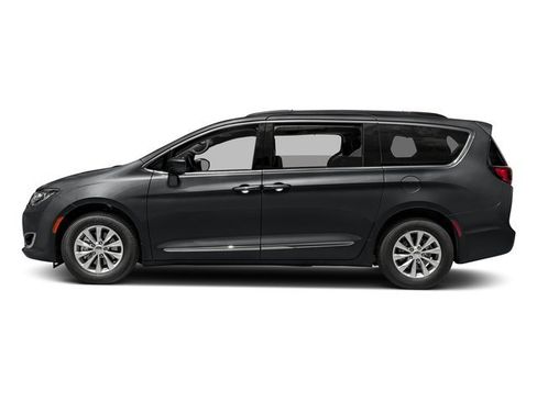 Used 2017 Chrysler Pacifica Touring-L Plus w/ Tire & Wheel Group FWD image 3