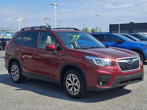 Used 2020 Subaru Forester Premium AWD/4WD image 3