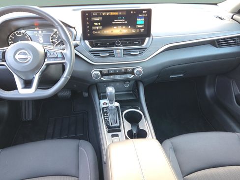 Certified 2024 Nissan Altima 2.5 SV w/ SV Premium Package image 13