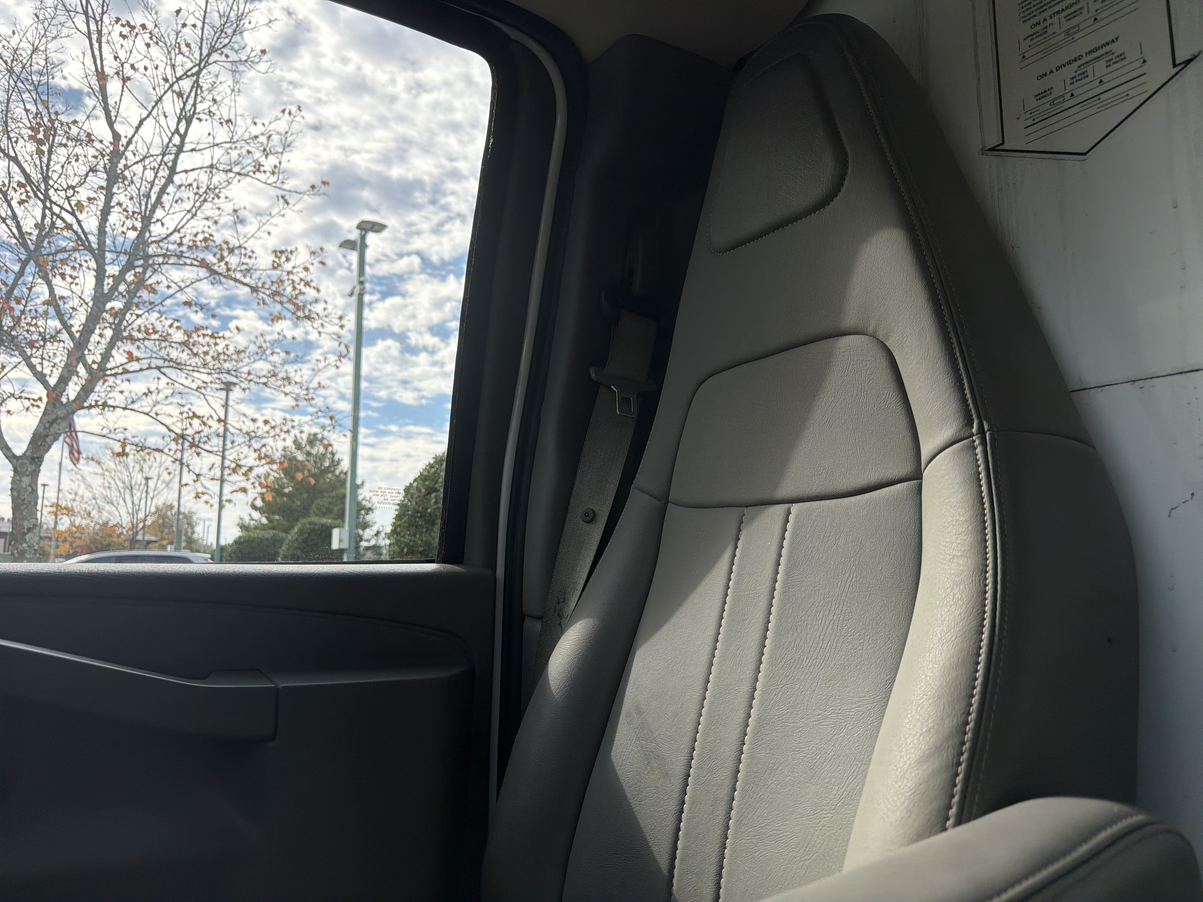 Used 2019 GMC Savana 3500 Extended w/ Driver Convenience Package RWD image 33