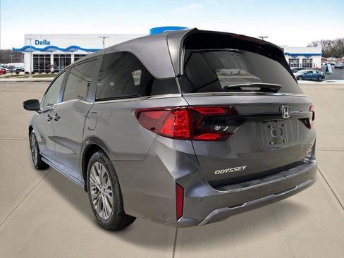 New 2026 Honda Odyssey Touring image 5