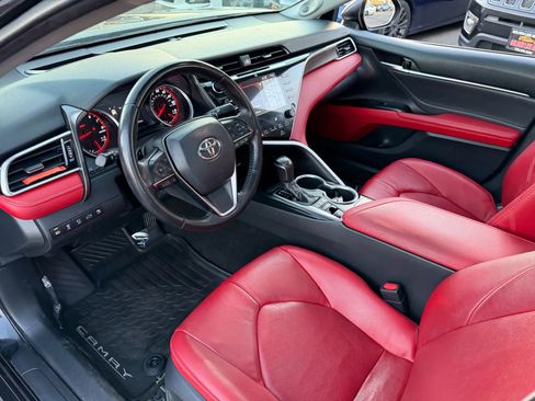 Used 2018 Toyota Camry XSE image 15